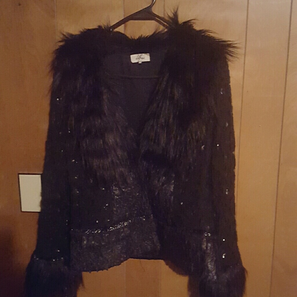 Like a fancy bomber jacket by delphine